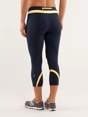 Lululemon Run: Inspire Crop II